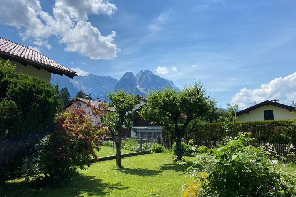 Haus Mit Wunderschoenem Ausblick Und Garten Garmisch-Partenkirchen Exterior foto