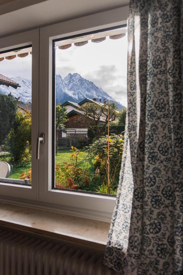 Haus Mit Wunderschoenem Ausblick Und Garten Garmisch-Partenkirchen Exterior foto