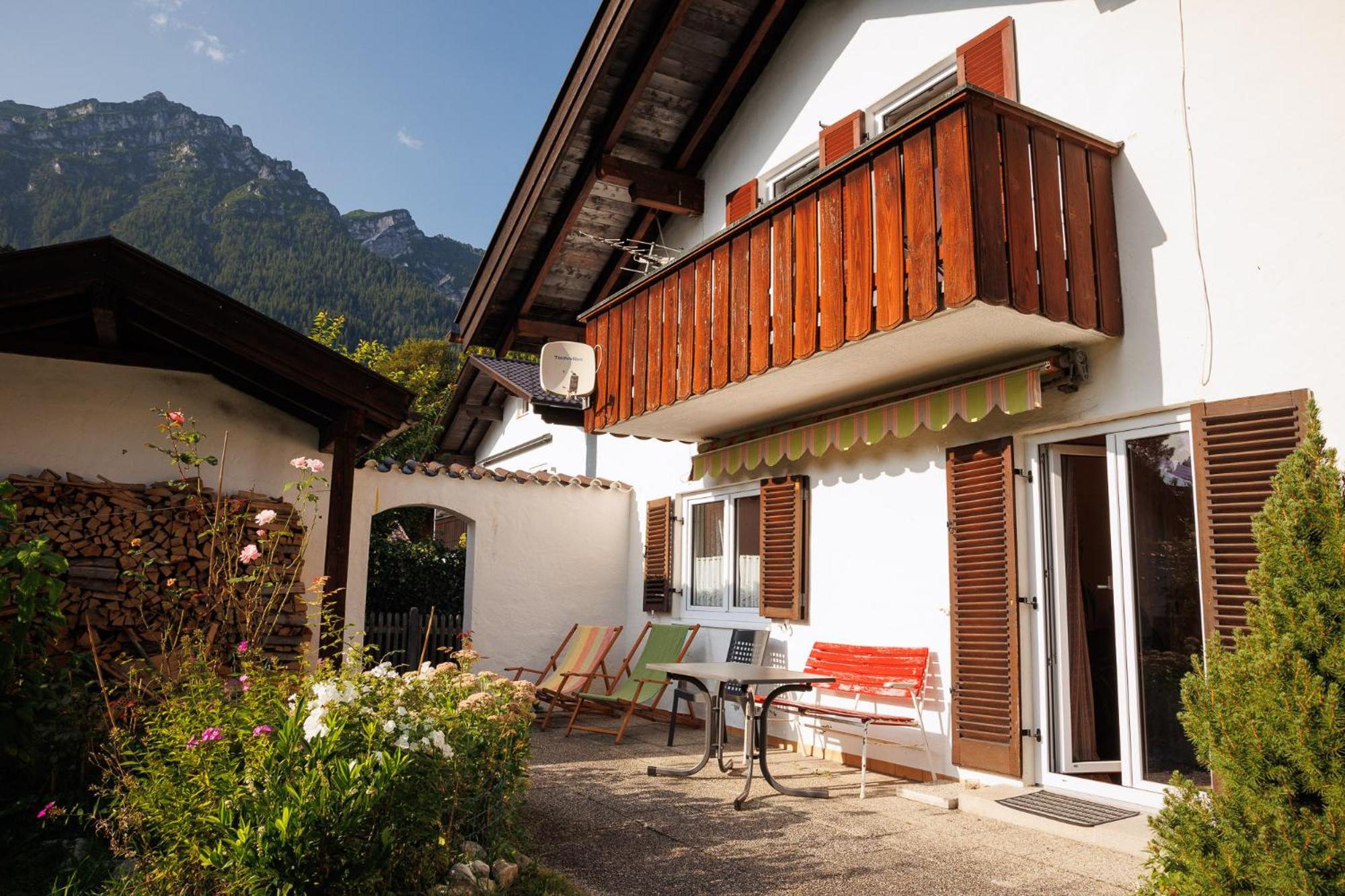 Haus Mit Wunderschoenem Ausblick Und Garten Garmisch-Partenkirchen Exterior foto